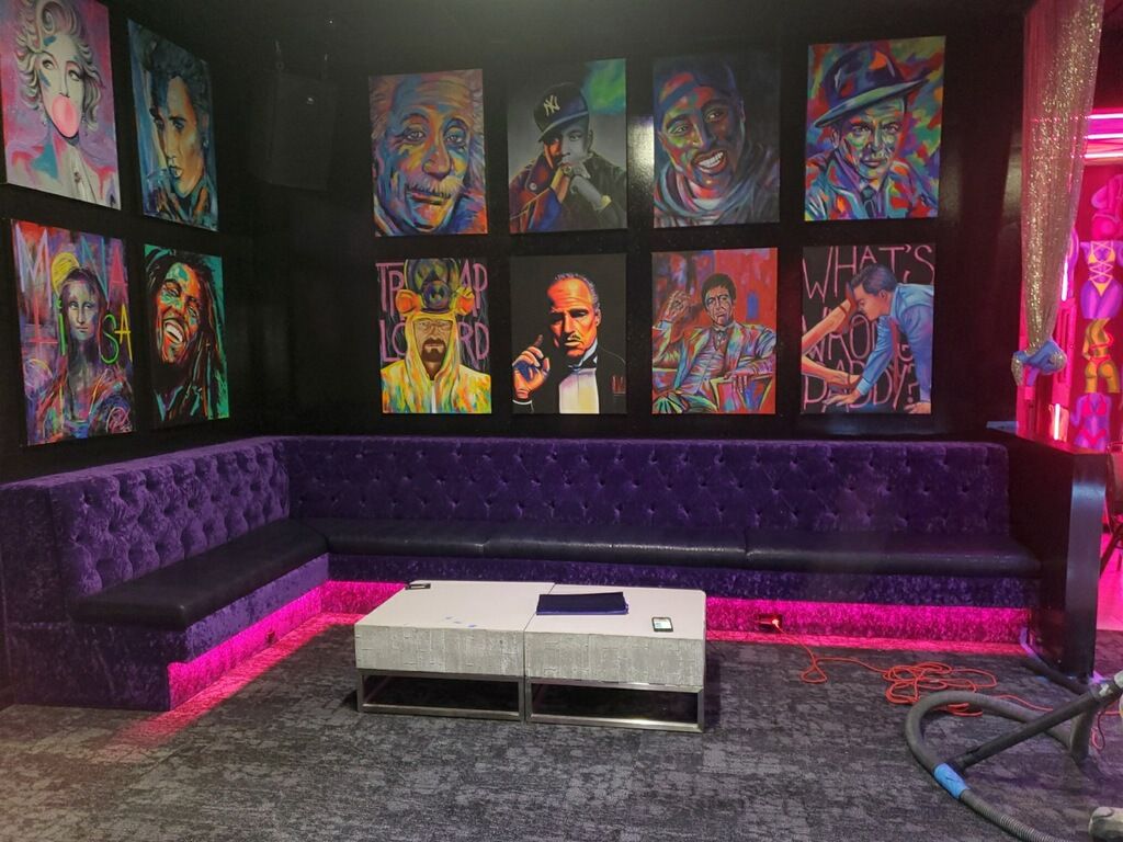 MODULAR LINEAR couch purple with tufting