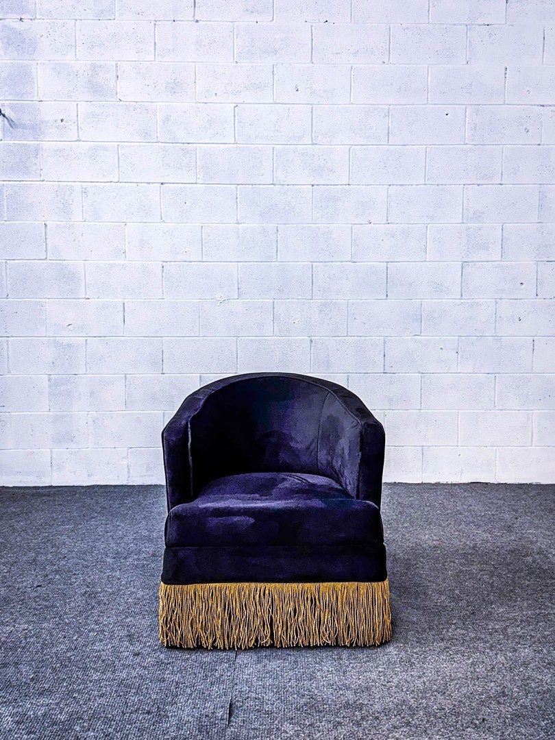 Fringe barrel chair nightclub chair